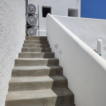 Central Santorini Serenity Rooms Fira  Esterno foto