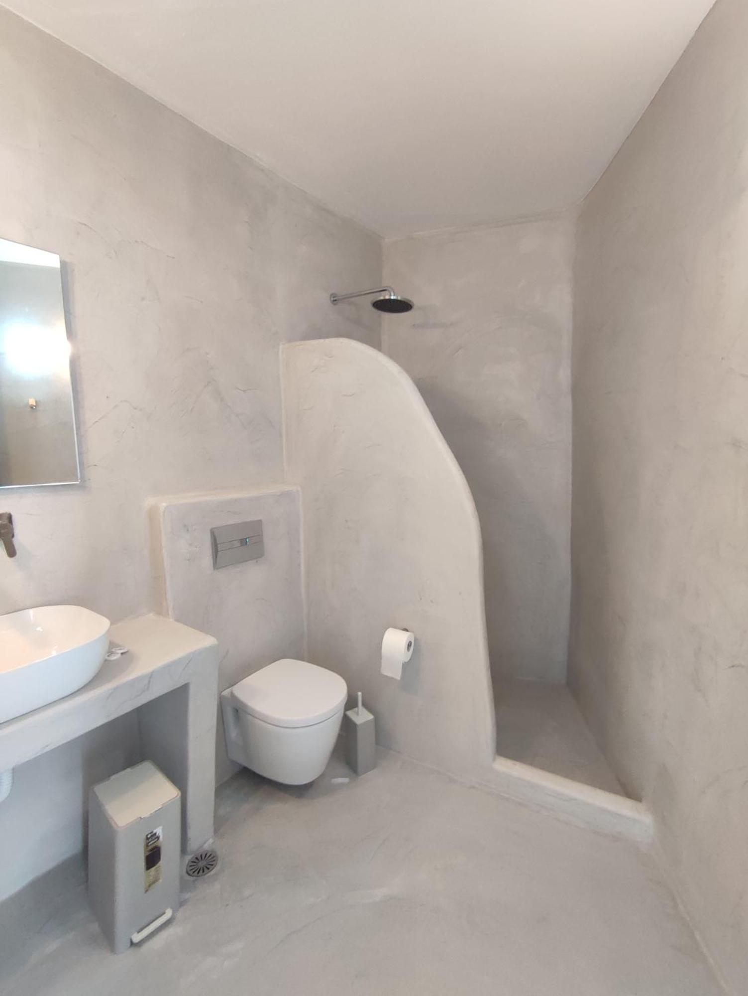 Central Santorini Serenity Rooms Fira  Esterno foto