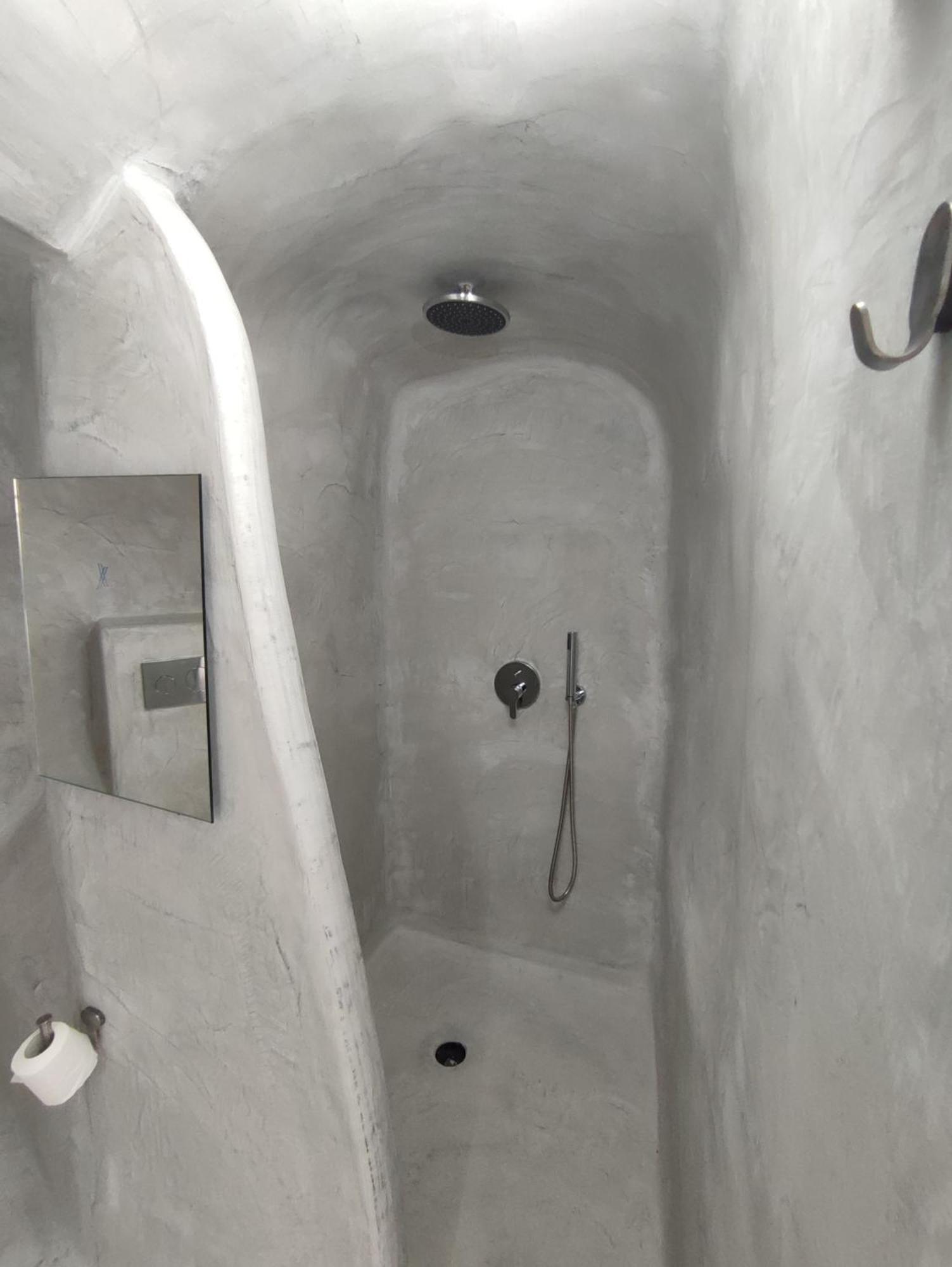 Central Santorini Serenity Rooms Fira  Esterno foto